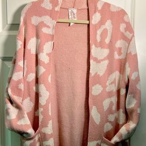 Women’s large Sadie and Sage Animal Impulse Cardigan